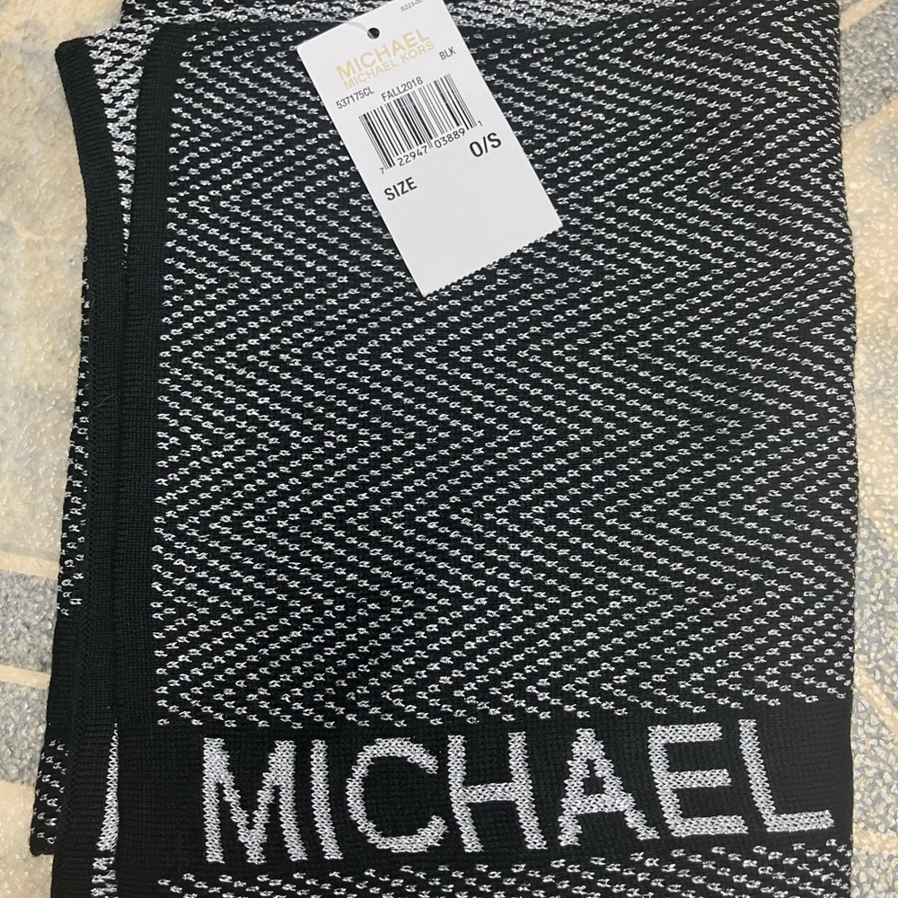 Michael Kors Monochrome Knit Scarf
